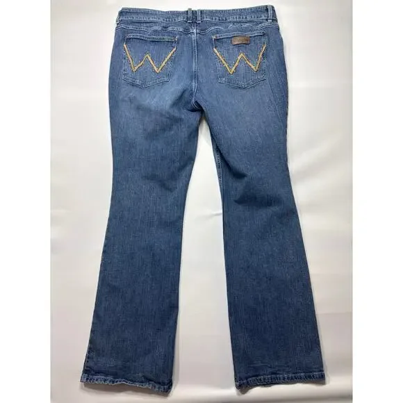 Wrangler Retro Women's Bootcut Blue Denim Jeans - Size 22Wx32 (41x34) - Picture 2 of 5